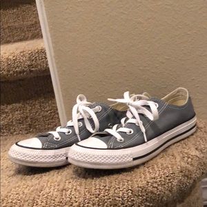 Women’s grey converse